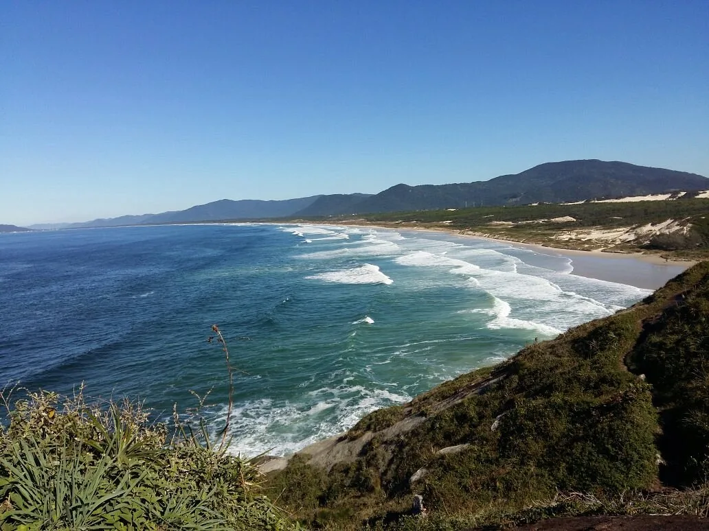 Praia do Moçambique, no Rio Vermelho, Florianópolis